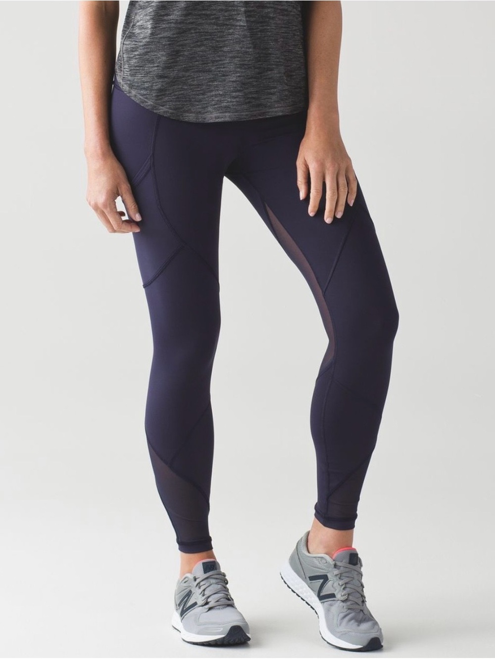 Lululemon Outrun Tight Deep Indigo 7/8 length Size 8 091